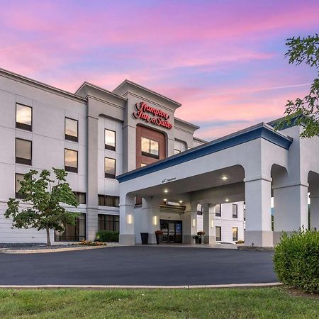 Hampton Inn & Suites Louisville East Екстериор снимка